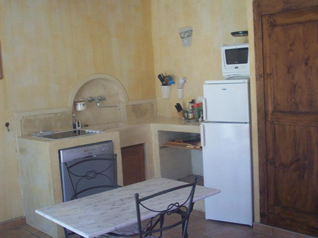 Studios Et Gite La Sauvasse Vagnas Zimmer foto